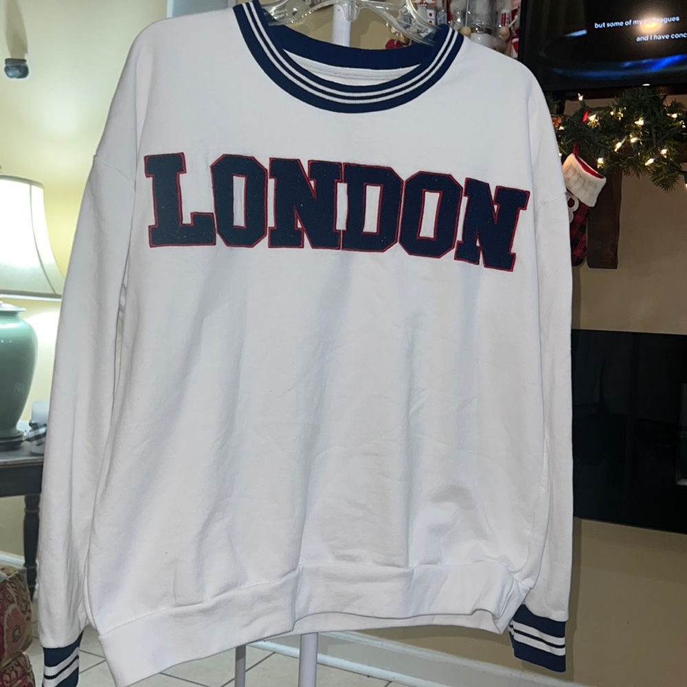 Freeze, size large, white sweatshirt